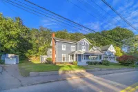 Your Charming 4BR Retreat Home Minutes from Casino Excitement! Hotels near Steals & Deals