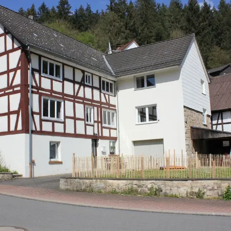Cozy vacation home Zur Alten Burg/Family reunion/Edersee Отели в г. Фёль