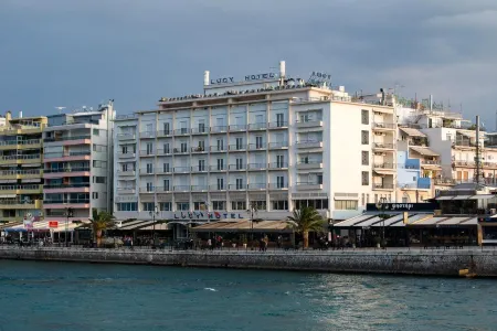 Lucy Hotel Отели в г. Xirovrisi