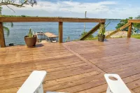 Lakefront Home, 2 King Beds, Kayak, Large Kitchen