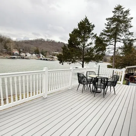 Cozy TINY HOUSE in a very quiet cove.