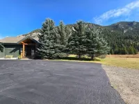 Gallatin Riverhouse Getaway