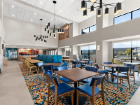 Hampton Inn & Suites by Hilton Corona Hotels in Corona