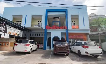 RedDoorz Syariah Near Terminal Batu Ampar 2