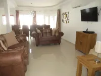 Luxury Villa with Private pool walking distance to beach and Marina!