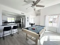Poolside Paradise - Great Location Near Stadium, Shopping, & Dining - Sleeps 10