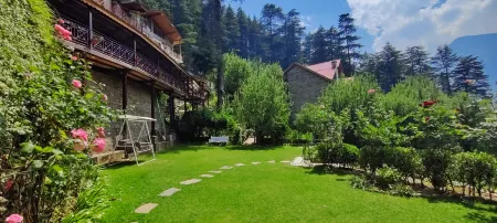 Pause by the Woods Отели в г. Куллу