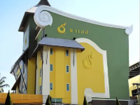 Chour Palace Hotel Hotels near Mu Ban Phamee