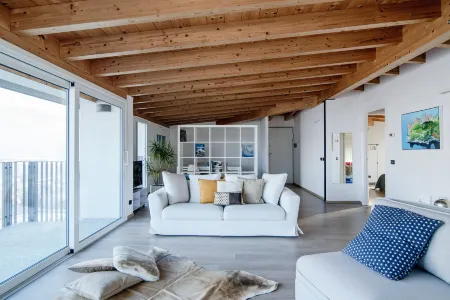 White Attic - by Myhomeincomo Отели в г. Альбезе-кон-Кассано