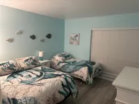 Siesta Key Condo- walk to beautiful beaches, ride a free trolley around the key