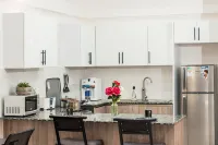 Silverstone Apartments -Modern Living 1 Br Near Yaya - Gym&Pool