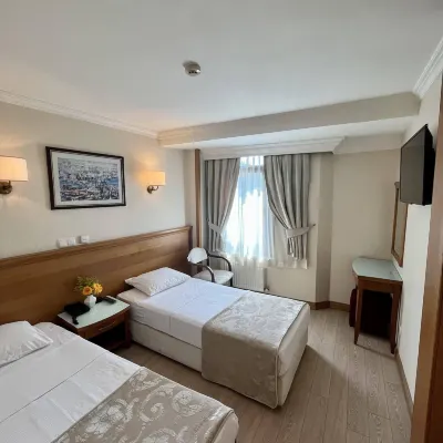 Yavuz Otel Hôtels à proximité de : Topkapı