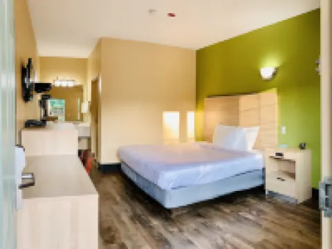 Weston Inn & Suites Hotels in Rusk