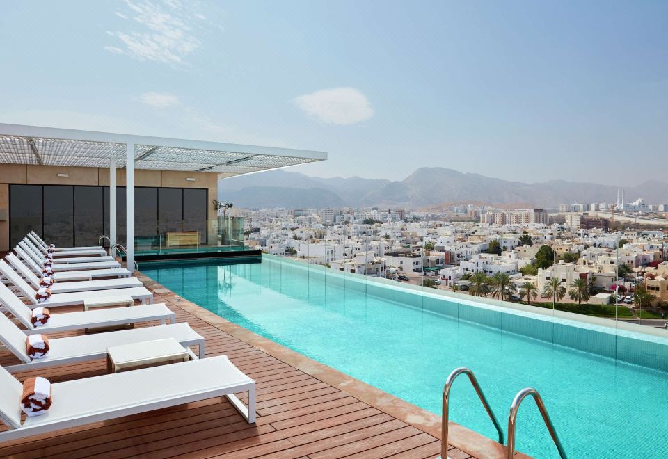 1. 힐튼 가든 인 ..