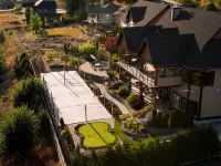 Kootenay Wild Hotels in 