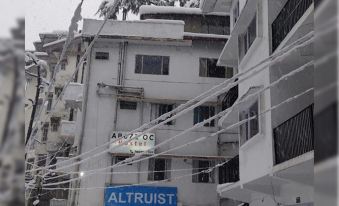 Abuzz Oxfordcaps Shimla - Hostel