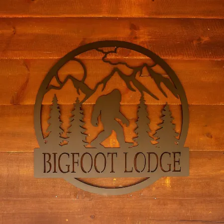 Bigfoot Lodge Room One