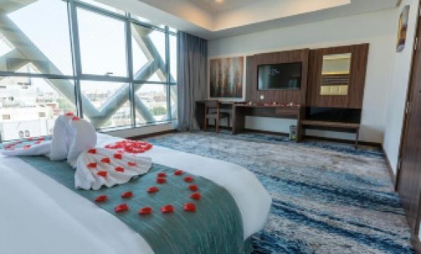 White Diamond Hotel Sari