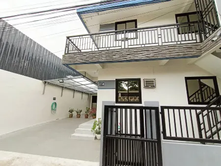 Manzil Anilao Cosy 2 Bedroom Apartment U2 Отели рядом с достопримечательностью «Bauan Cockpit Arena»