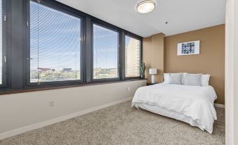 Sleek 2Br Downtown Retreat with Gym