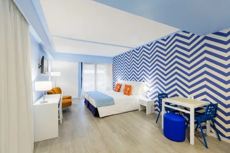 Terrace Mar Suite Hotel Отели в г. Фуншал