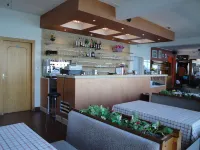 Taki Village - bar