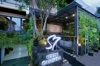 S7 Suites Gandaria Hotels in South Jakarta City