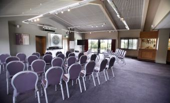 The Essex Golf & Country Club Hotel