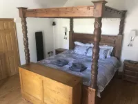 Castle House Holiday Home Các khách sạn ở Birch Vale