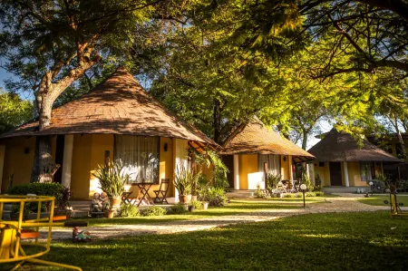 Warasin Resort Отели рядом с достопримечательностью «Остров принцессы Шамейшань»