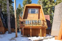 Chickaree by AvantStay A-Frame w Mountain Views