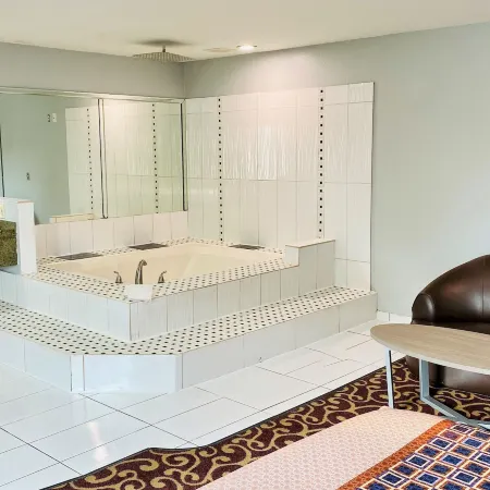 Home Place Inn and Suites-Hobby