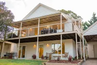 McMillans of Metung Coastal Resort Hotel a Metung