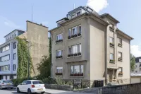 The Queen Luxury Apartments - Villa Medici Hôtels à : Strassen
