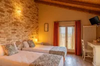 Agriturismo la Razza Hotels in Canossa