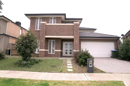 Newly Modern Home for Big Group Near SC