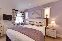 Lauriston & Lawton Court Hotel Hotel dekat St. David's Methodist Church
