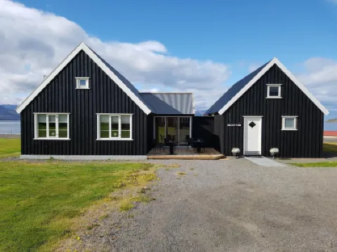 Grenivik Guesthouse Hotels in 