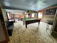 The Crossing Lodge and Backpackers - parking