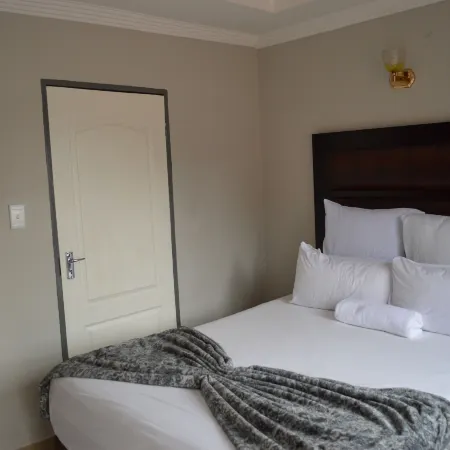 Emirates Garden Lodge