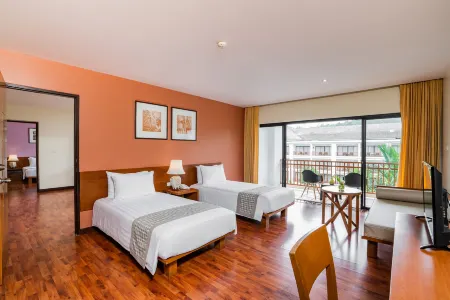 Naithonburi Beach Resort Отели в г. Пхукет