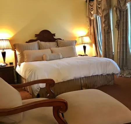 Ophelias Restaurant & Inn Отели в г. Шугар Крик