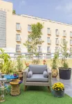 Inta Hotel - parking