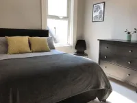 Holiday Let Belfast Hotels in Queens Quarter