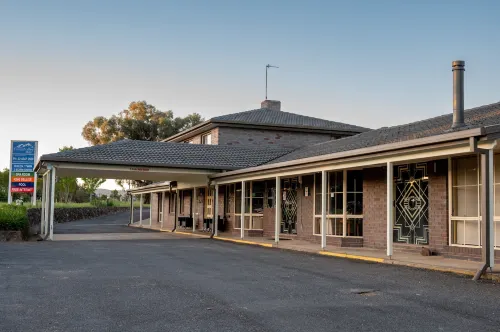 Tumut Valley Motel Pet Friendly فنادق في توموت