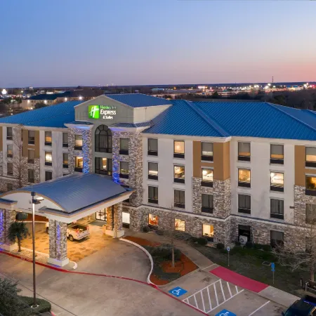 Holiday Inn Express & Suites DALLAS SOUTH - DESOTO by IHG