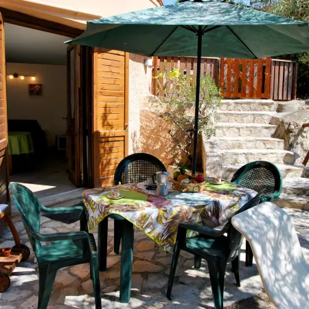 Casa Elly between sea and nature