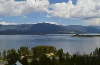 Cozy Blackhawk Cabin