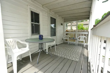 Entire 2 Bedroom Home