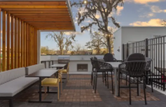 傑克遜湖希爾頓惠庭酒店